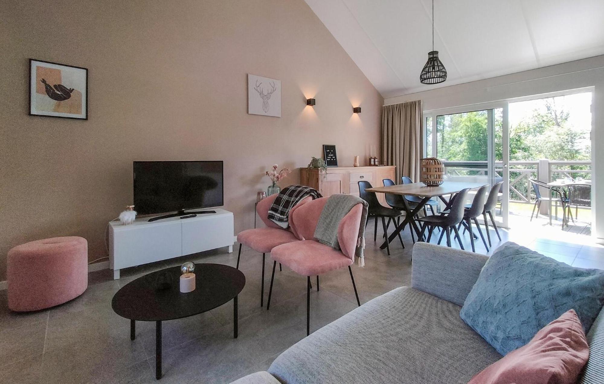 Nice Home In Somme-Leuze With Wifi Exterior photo